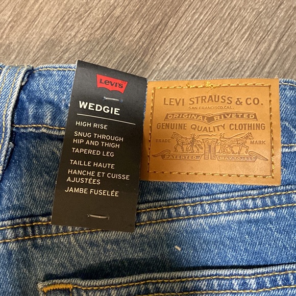 BNWT Levi’s Wedgie Jeans - Picture 6 of 8
